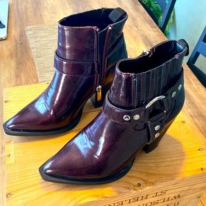 Fashion Nova Zip up Heeled boots